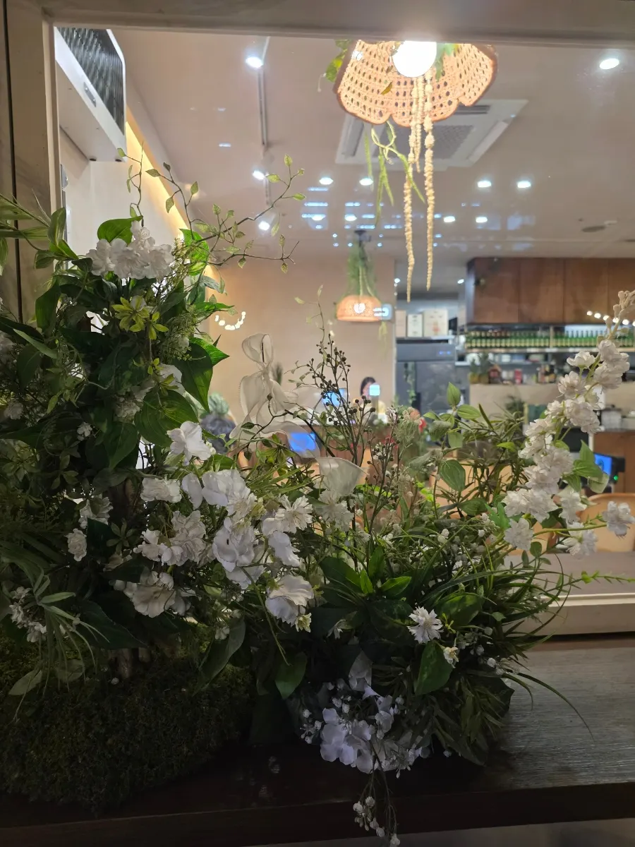 Interior space at Soi Nana Seongsu