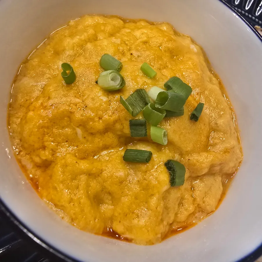 Close-up of the silky-textured mu thod curry sauce