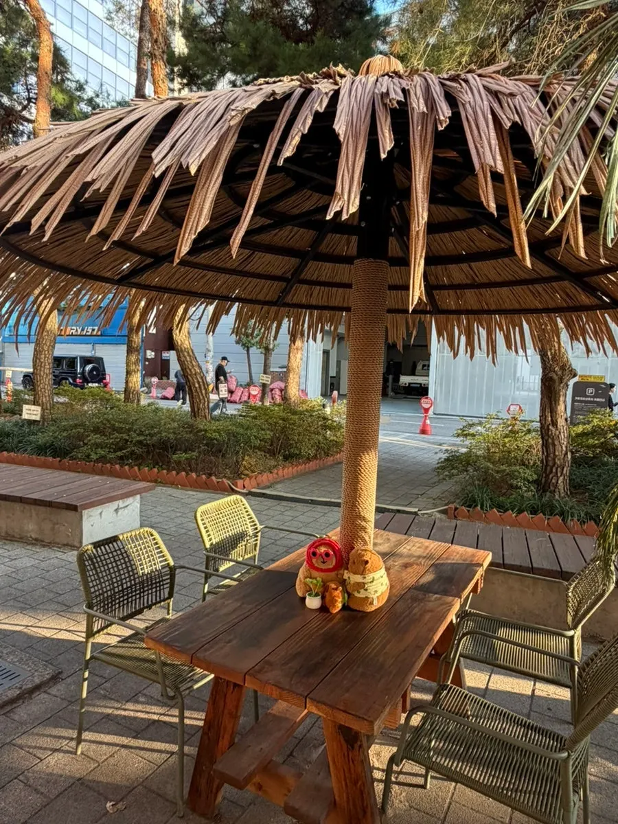 Ambiente exótico del local Soi Nana en Seongsu