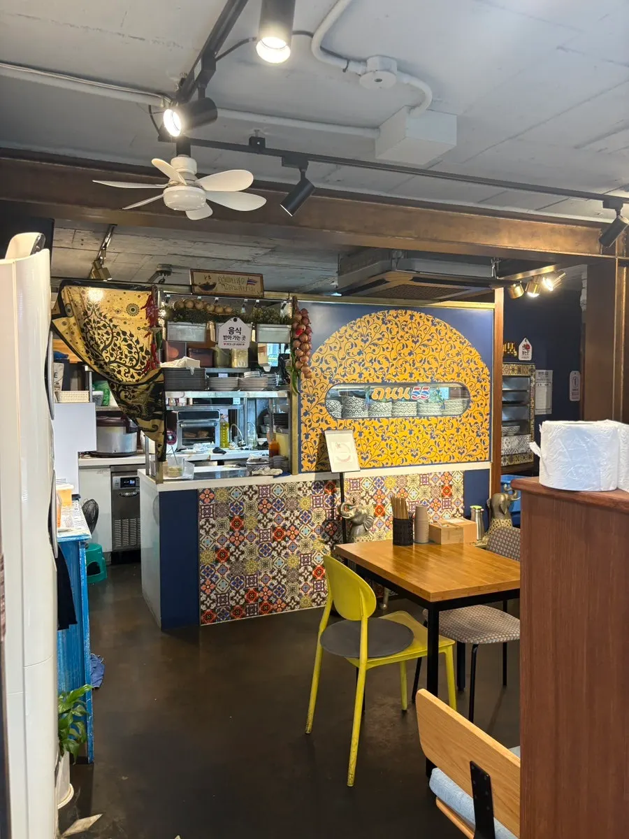 Thai-style interior decor at Thanon55