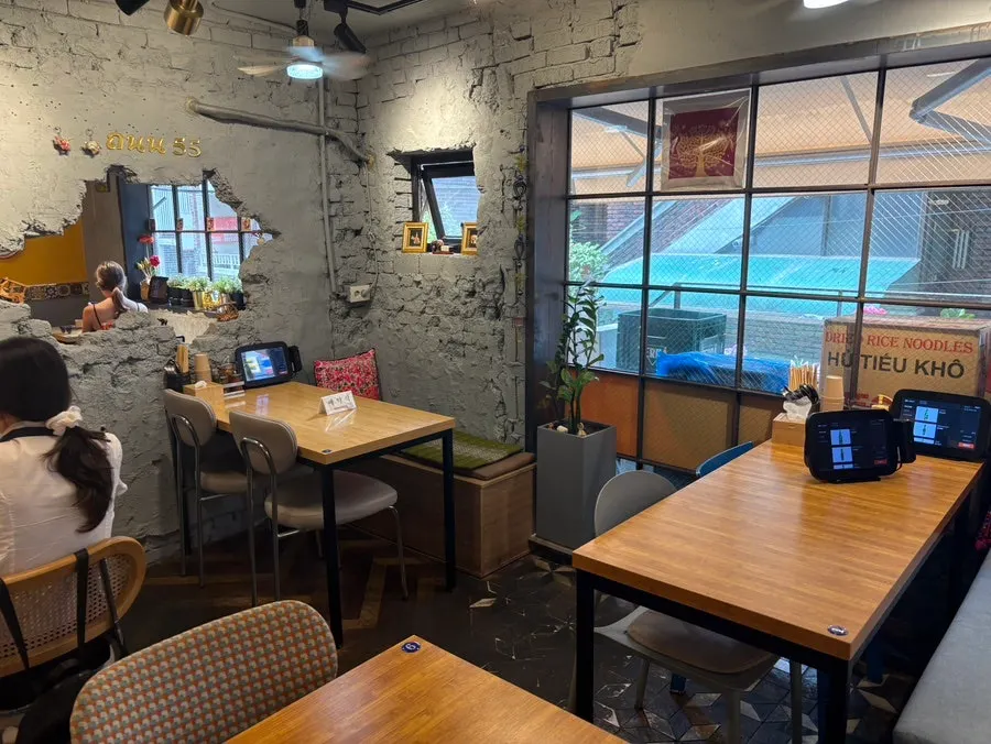 Horizontal photo of Thanon55's dining area