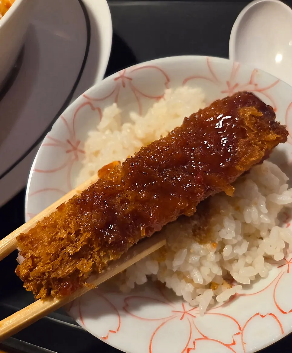 Crisply fried tonkatsu set meal