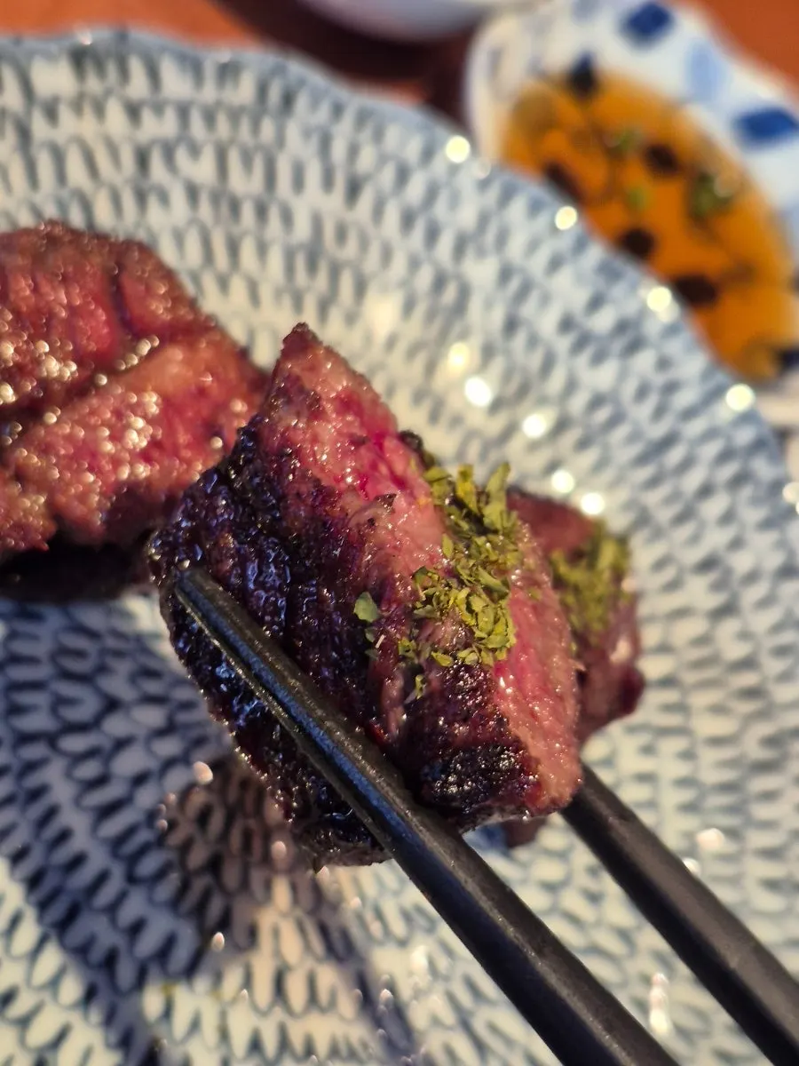 Striploin with accompanying vegetables