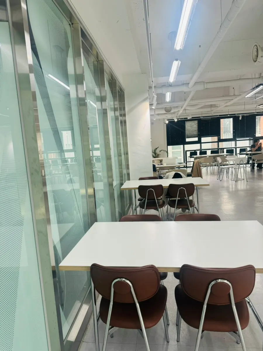 Study-friendly seating good for laptop work