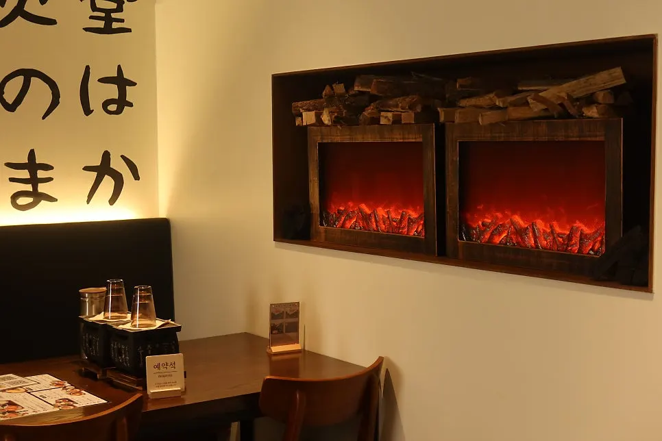 Indoor seating at Gyuen Dang Seolleung Branch