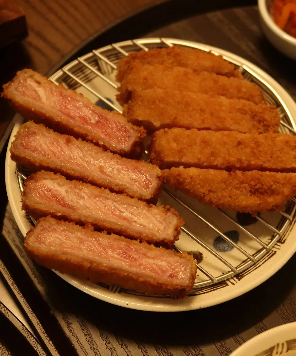 Gyuen Dang gyukatsu set meal composition