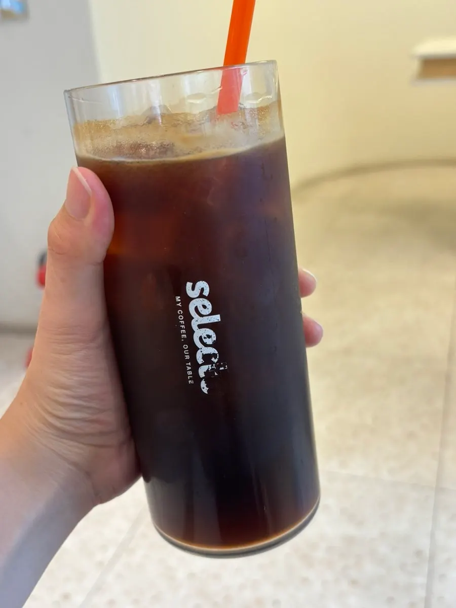 Mocha americano served alongside the sandwich