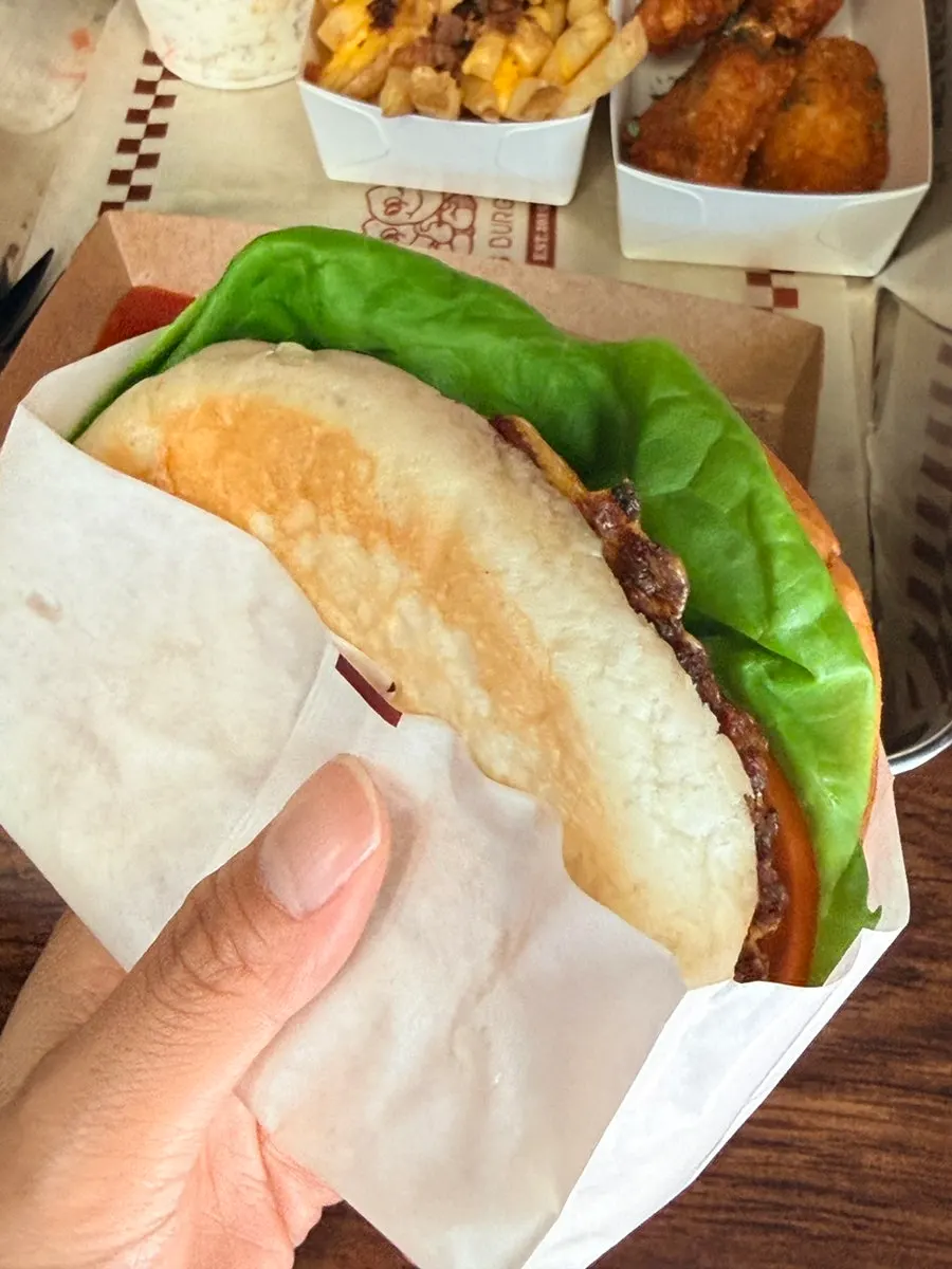 바스버거 선유도점 치킨윙 접시