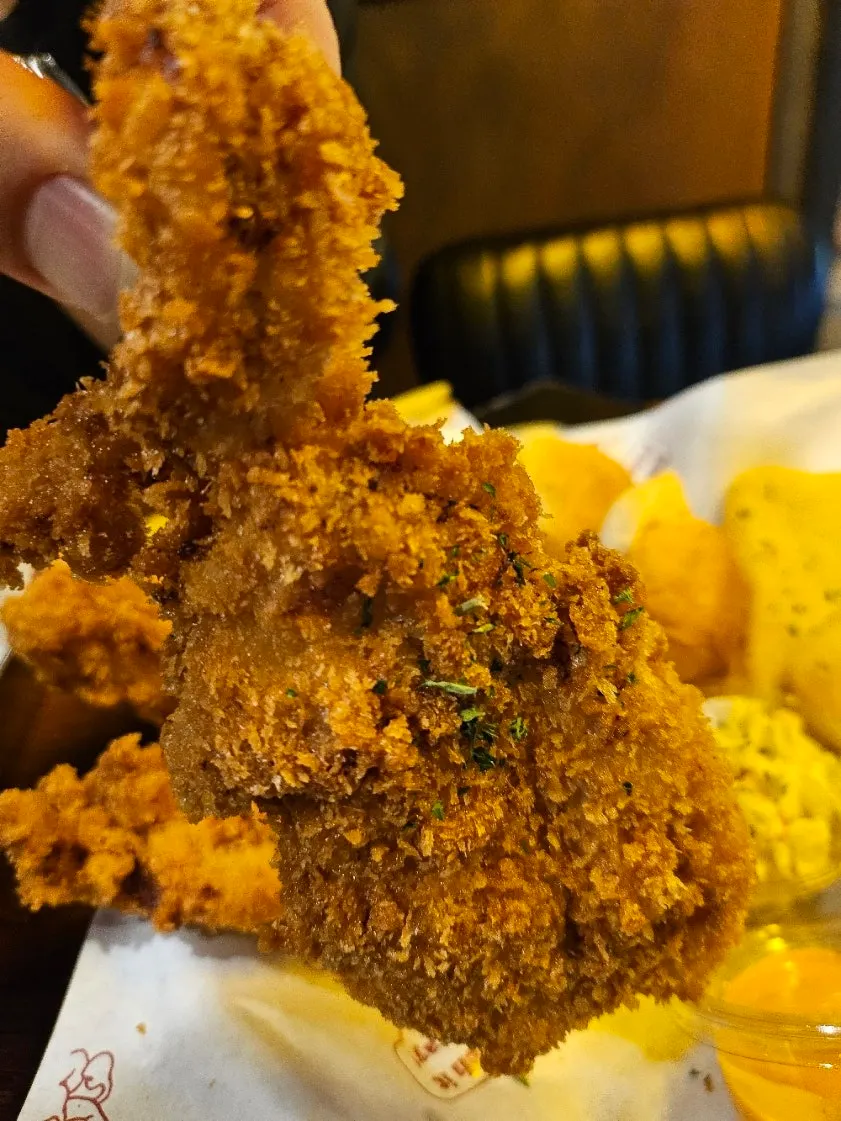 The crunch chicken, the platter's main item