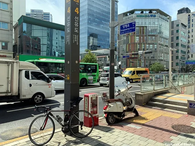 Around Exit 4 of Seonyudo Station on Line 9