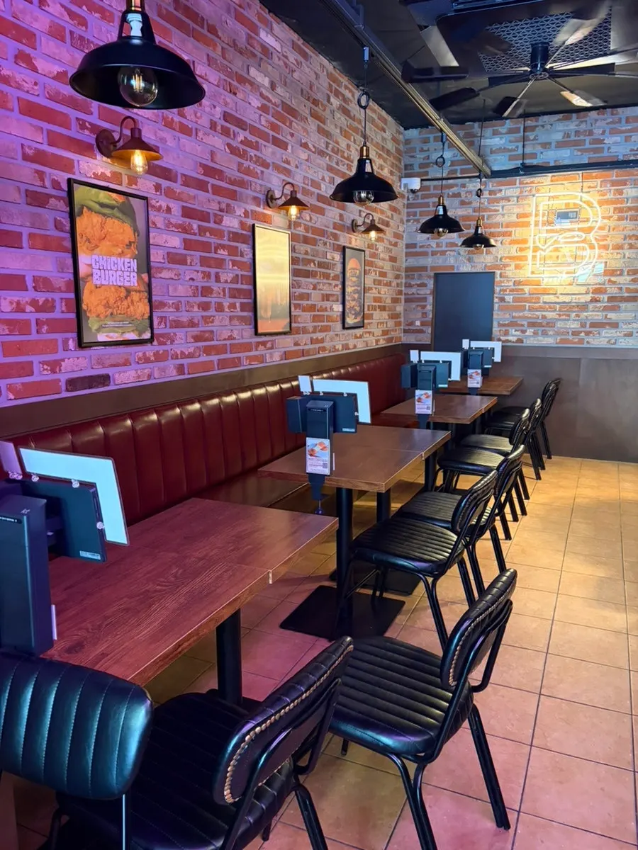 Interior decor of BAS Burger Seonyudo