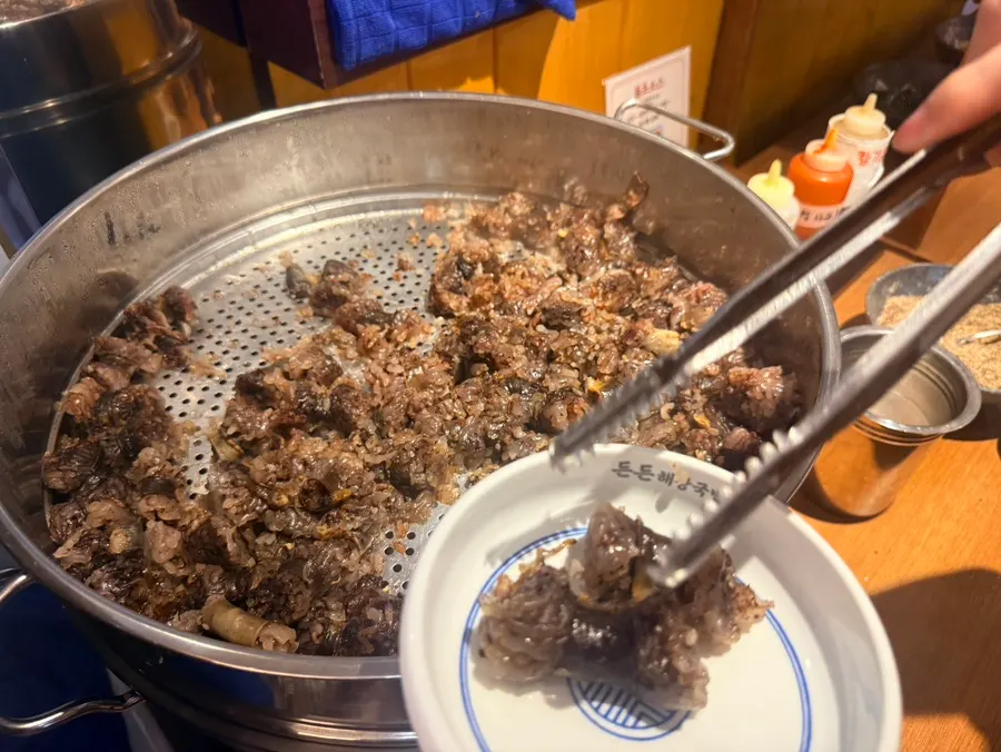 White-broth gukbap with plenty of green onion