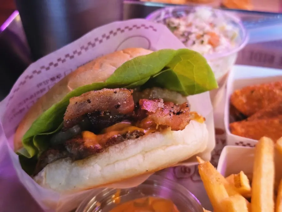 Ordered menu items at BAS Burger Seonyudo