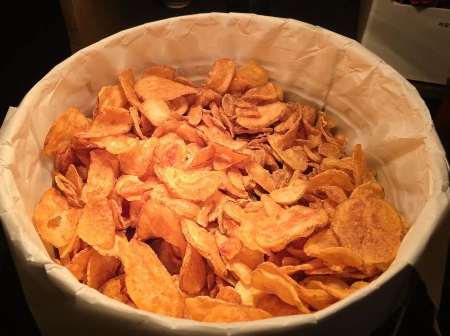 Complimentary James Gam potato chips and sauces