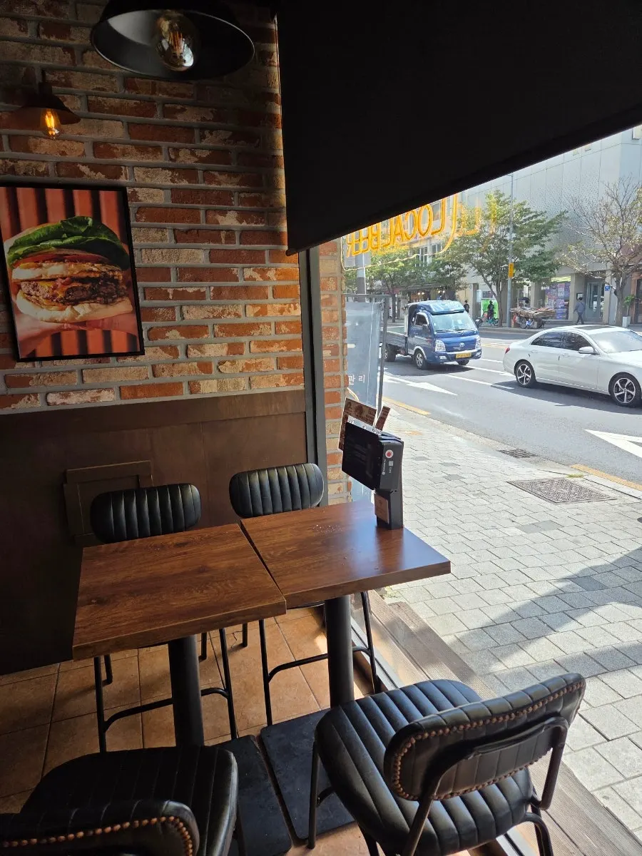 Restaurant exterior near Seonyudo Station