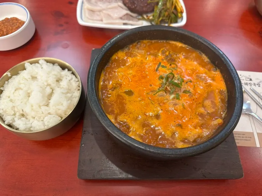국밥과 함께 즐기는 사이드 메뉴