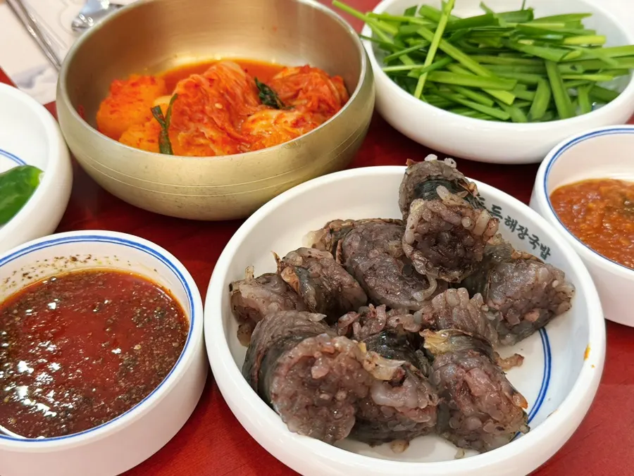 들초소스를 곁들인 순대