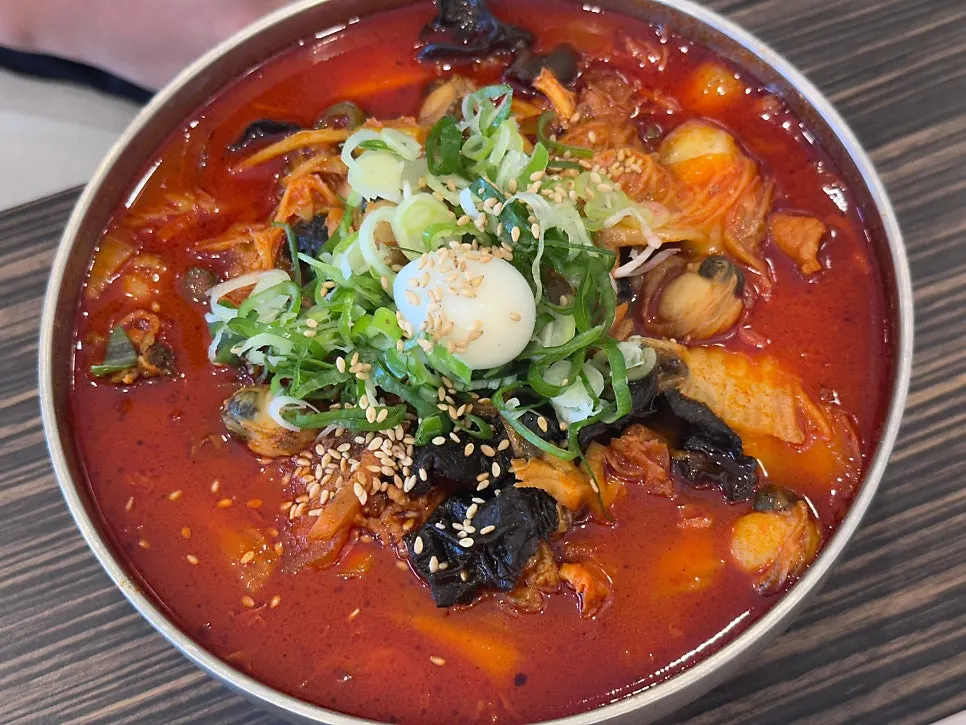 맵기 3단계 수제비짬뽕 한 그릇