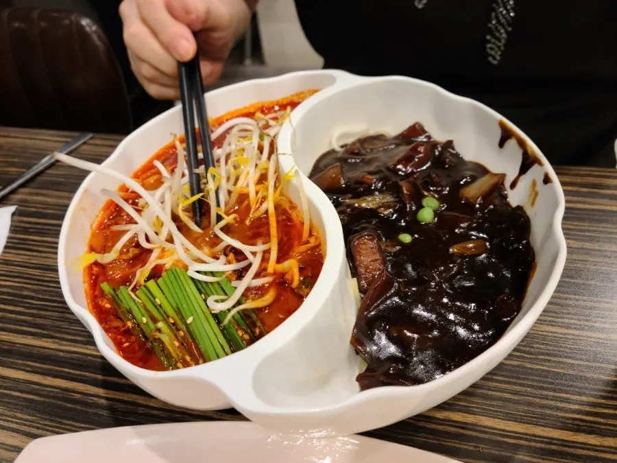 Jjamppong broth with scallops from the jjamjjamyeon