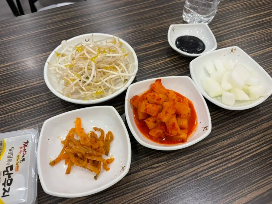 Self-bar bean sprouts, danmuji, and baby spoons