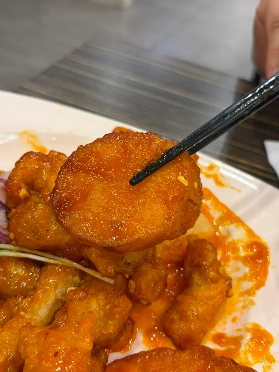 Chewy fried batter on the Sichuan tangsuyuk