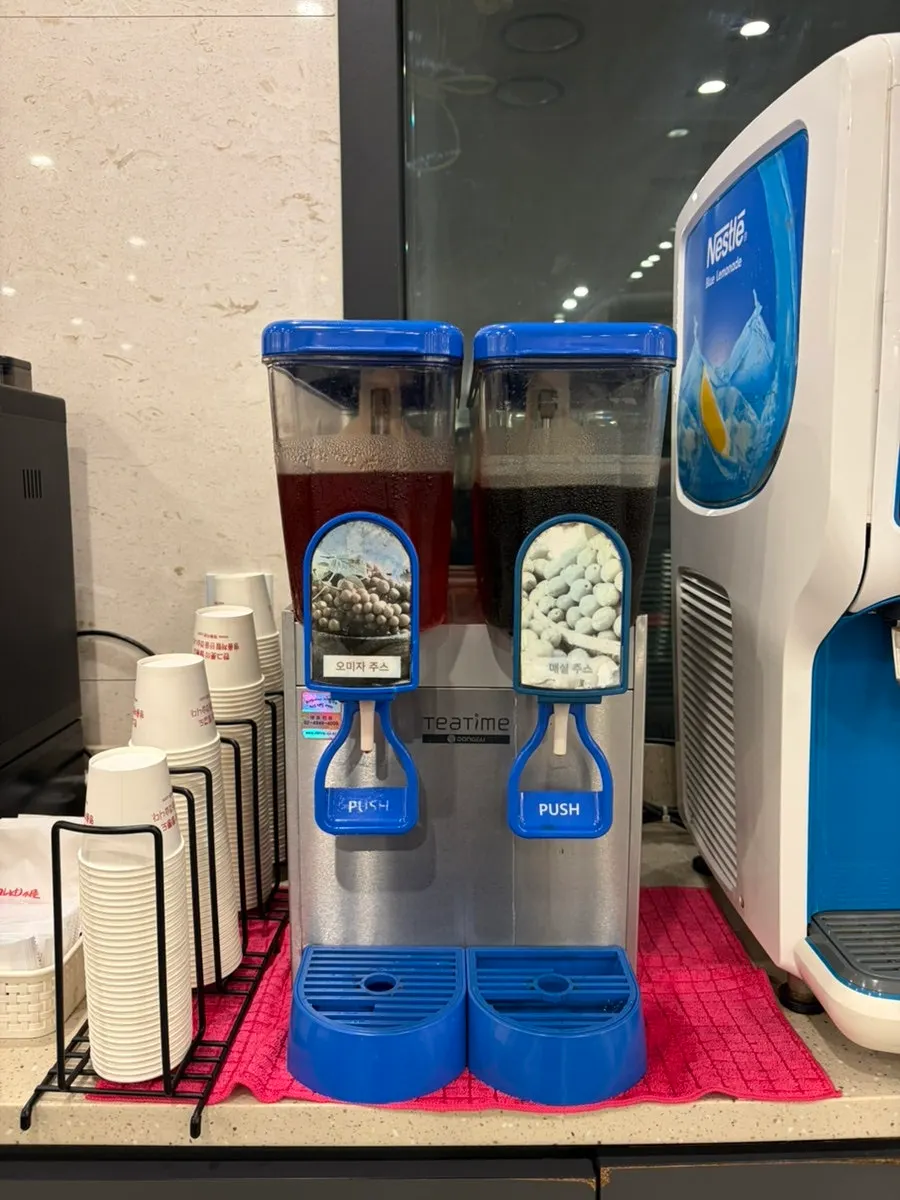 Dessert drink menu display