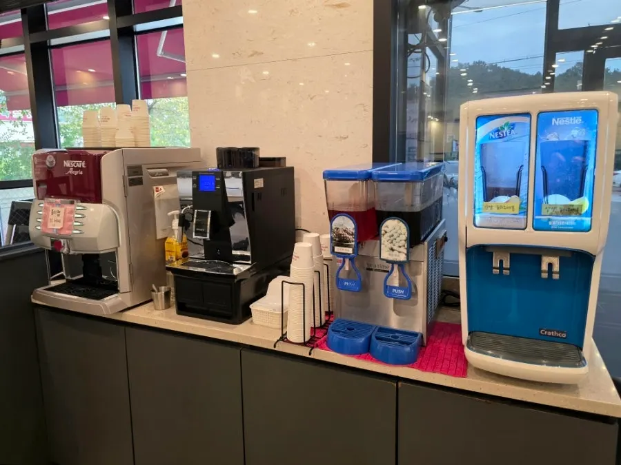 Free coffee and drinks corner