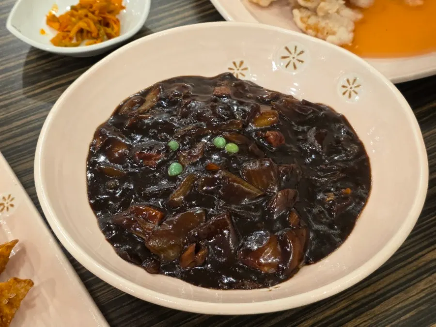Jjajangmyeon topped with black bean sauce