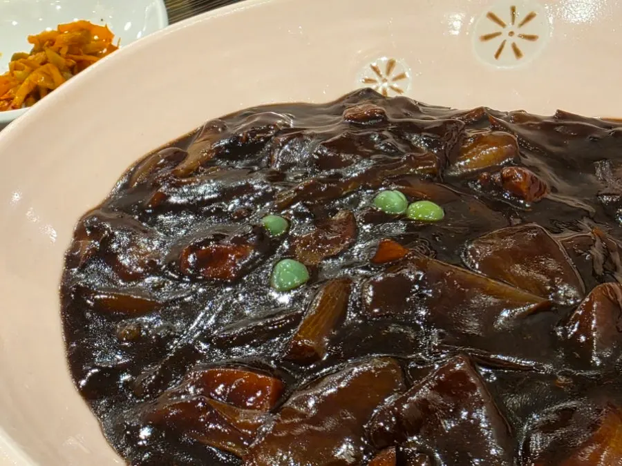 Mixed jjajangmyeon