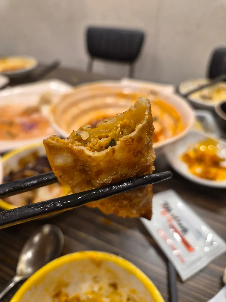 A plate of jjamppong fried mandu