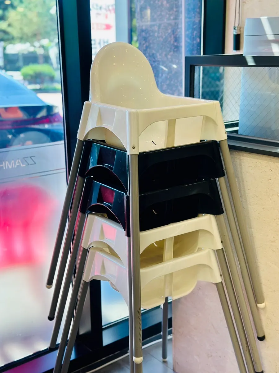 Sign directing to second floor seating at Jjamppong Jijeon Seooreung Branch
