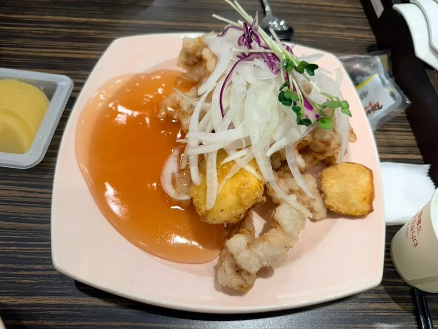 Glutinous rice tangsuyuk with a homemade soy sauce dip