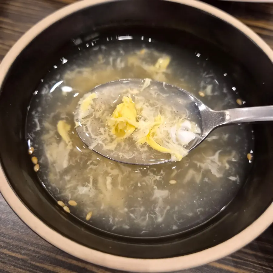 볶음밥과 함께 나온 계란국