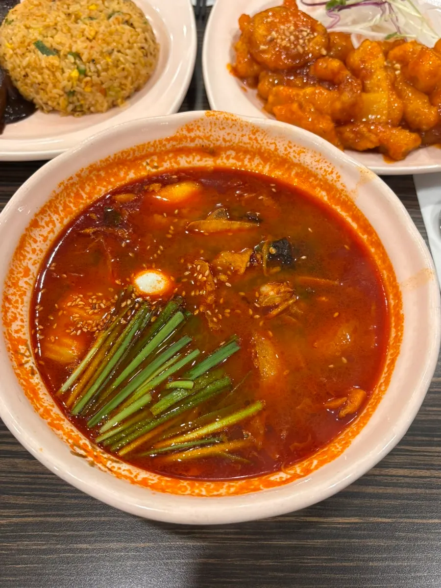 매콤한 소스의 사천탕수육