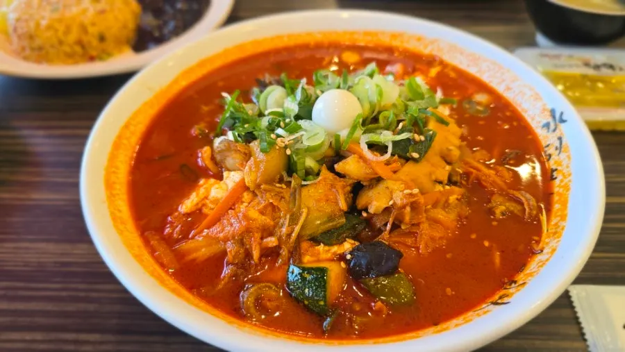 Menu board at Jjamppong Jijeon Seooreung Branch