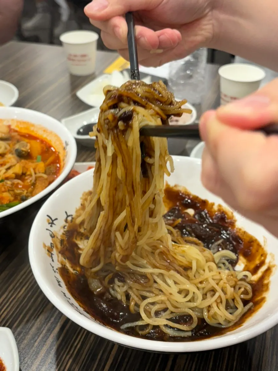 짬뽕 면과 국물 조합
