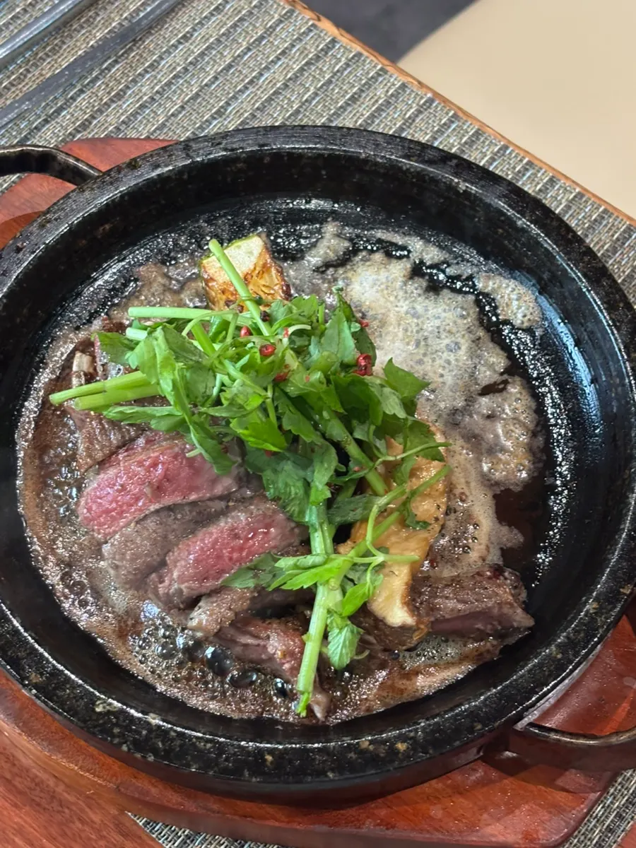 5.8 코스 메인으로 나온 양갈비