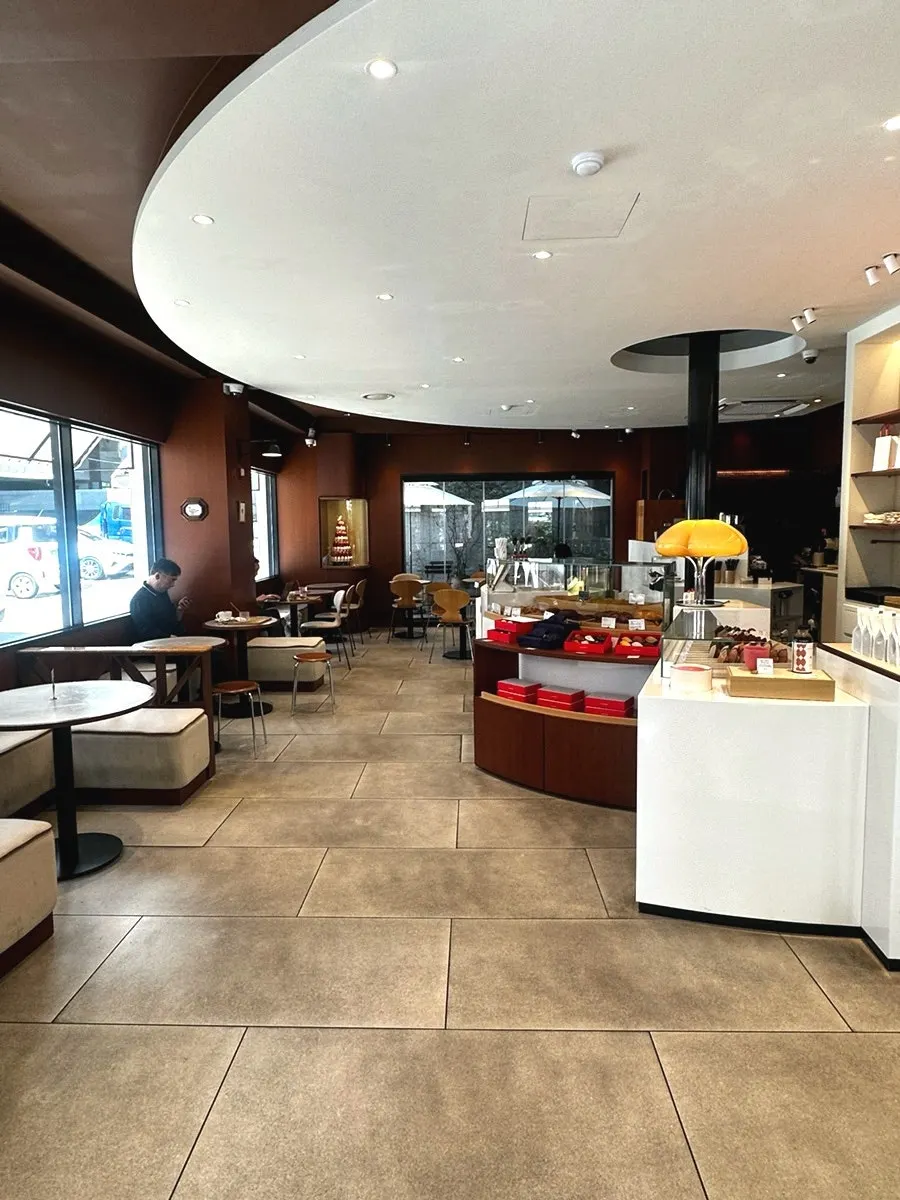 Interior seating at Remangdore Seorae Village Branch