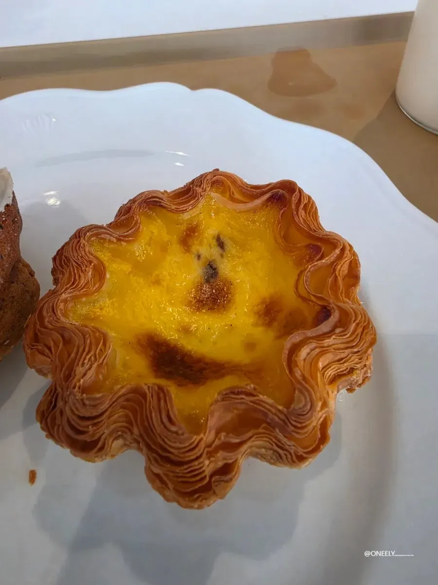 Enjoying coffee and dessert at the café