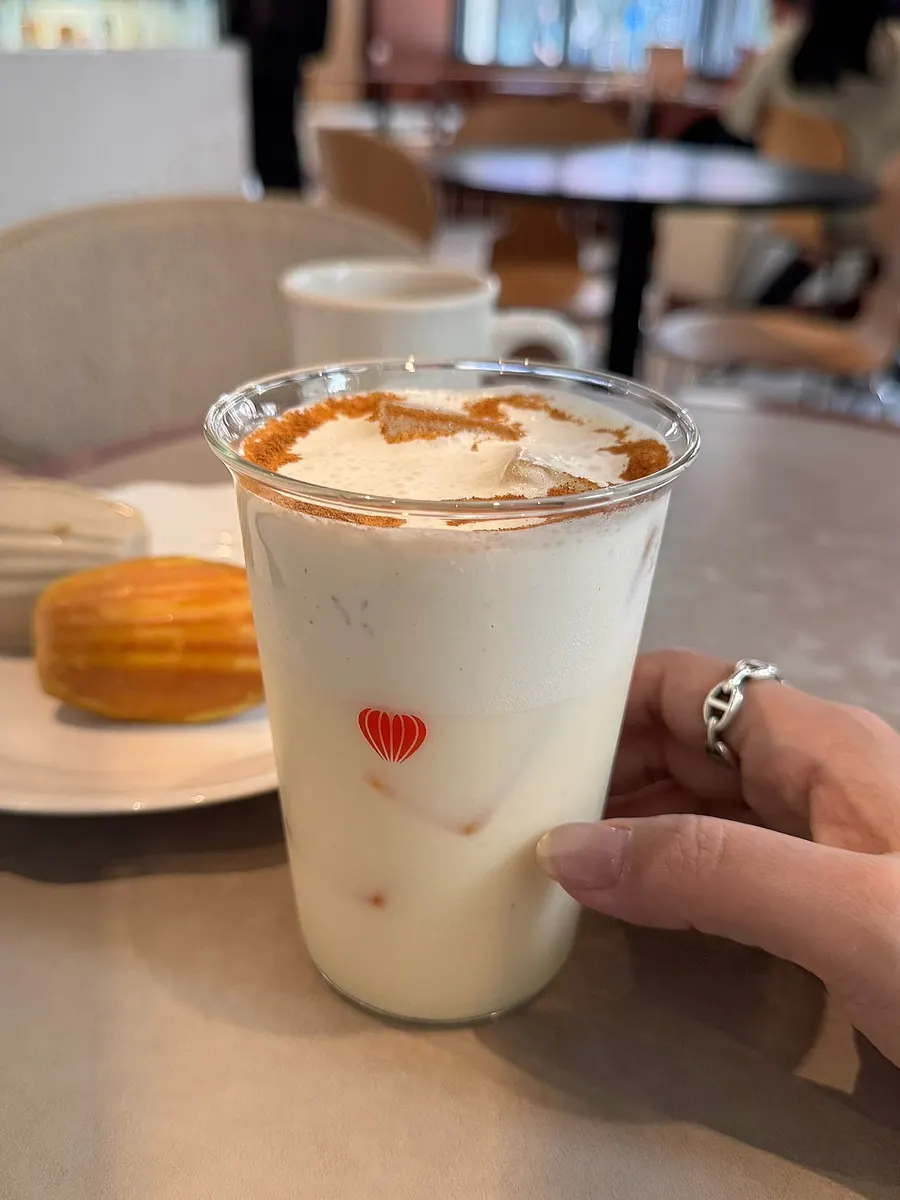 Crème de marron drink topped with Earl Grey cream
