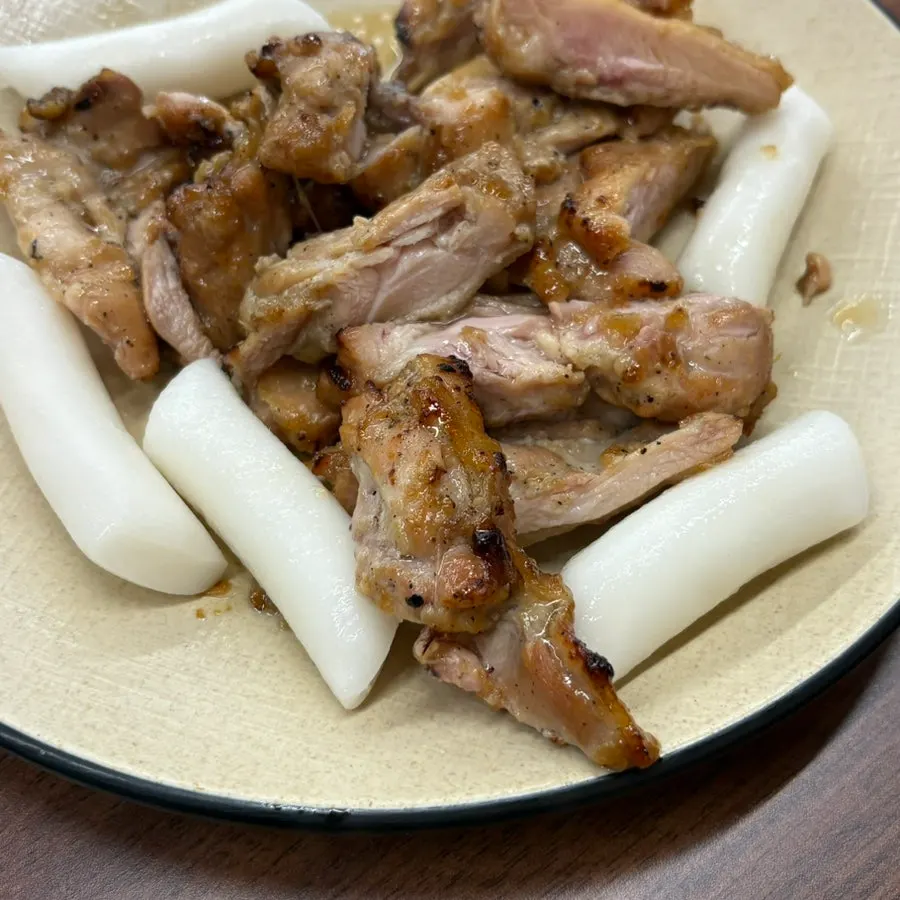 Ordered soy sauce dakgalbi and charcoal dakgalbi