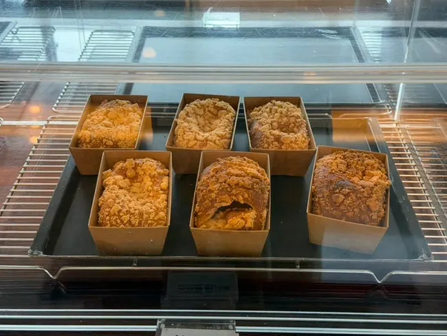 Cake display counter at Cafe Neorae