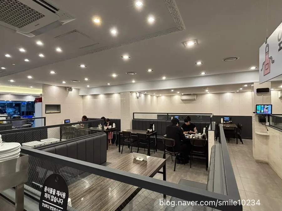 Restaurant tables with comfortable spacing