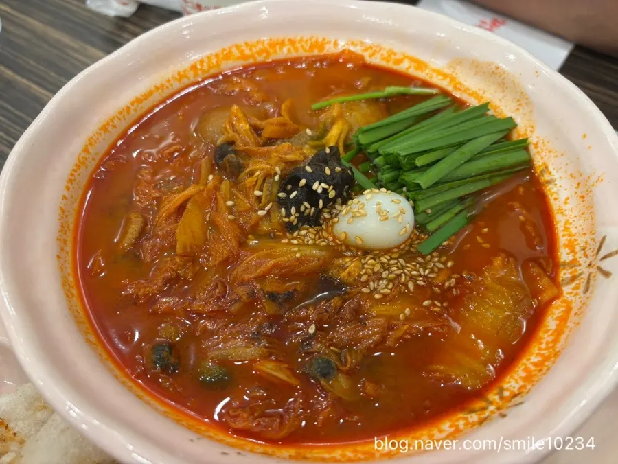 A bowl of spicy Jijeon Jjamppong