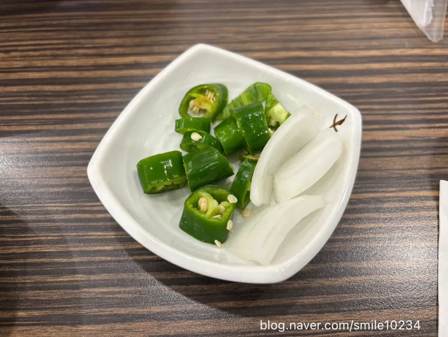 Jjamppong with mung bean sprouts and vegetables