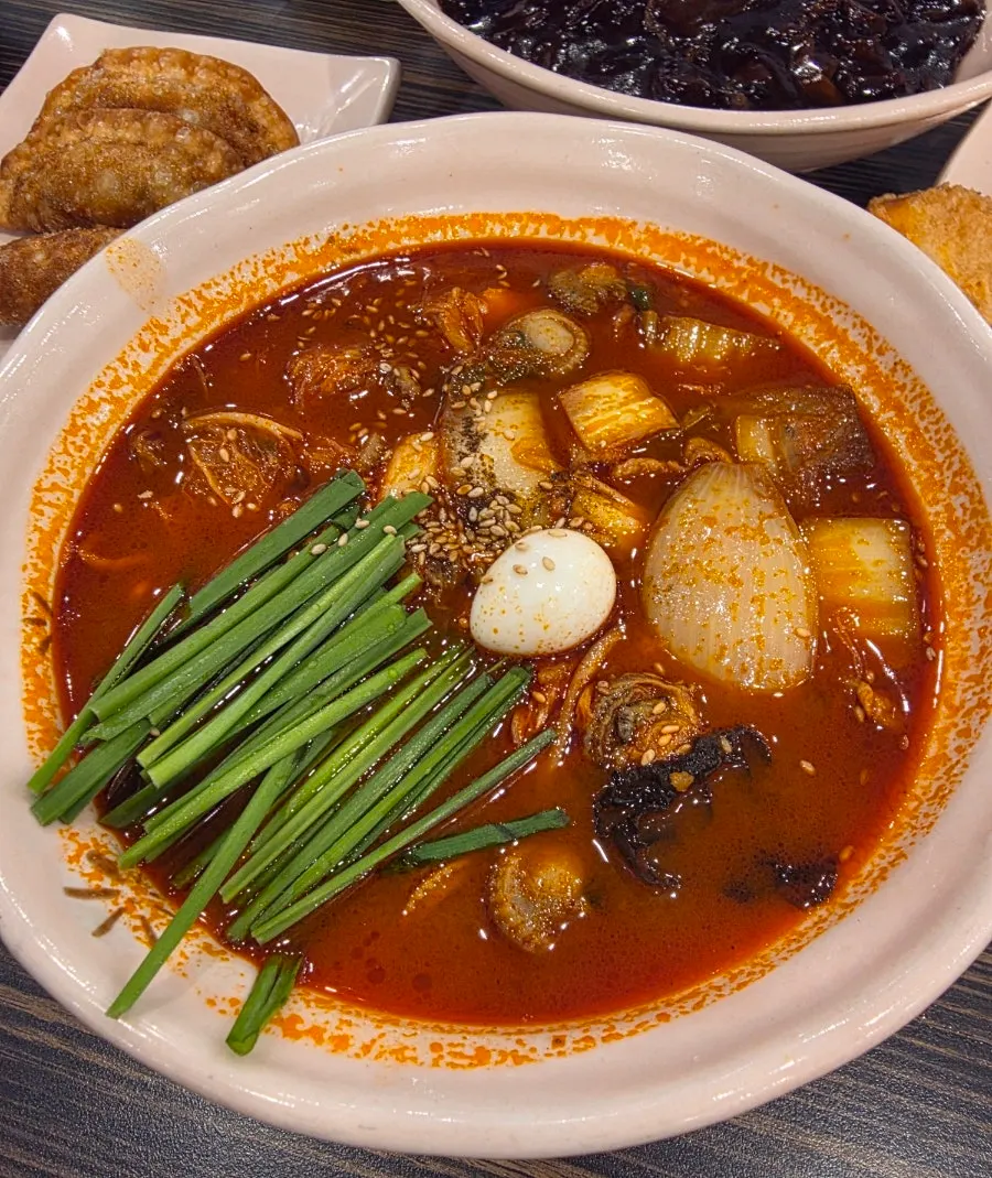 해산물 베이스의 지존짬뽕