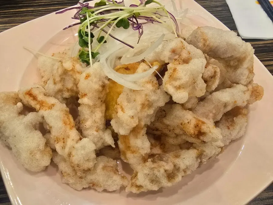 Sticky-rice tangsuyuk served with sauce on the side