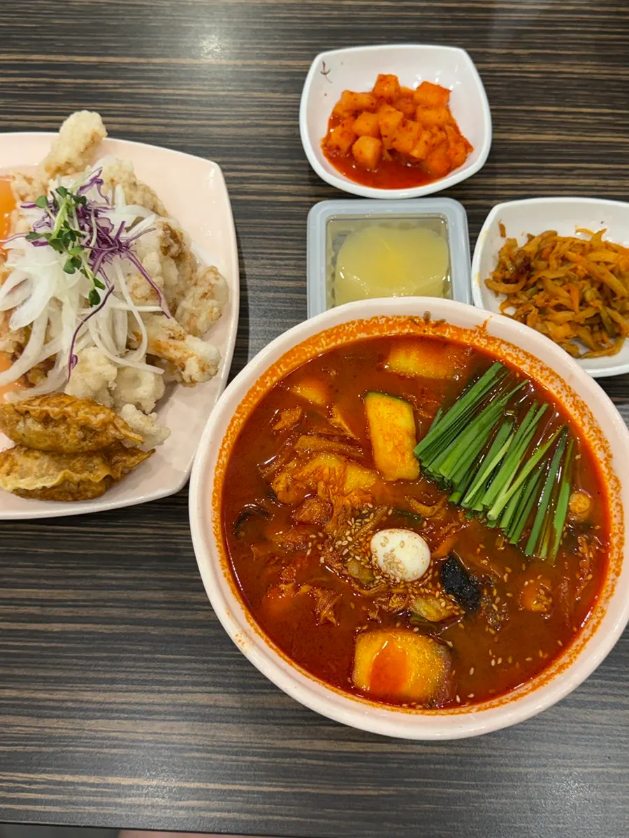 얼큰한 지옥짬뽕 국물