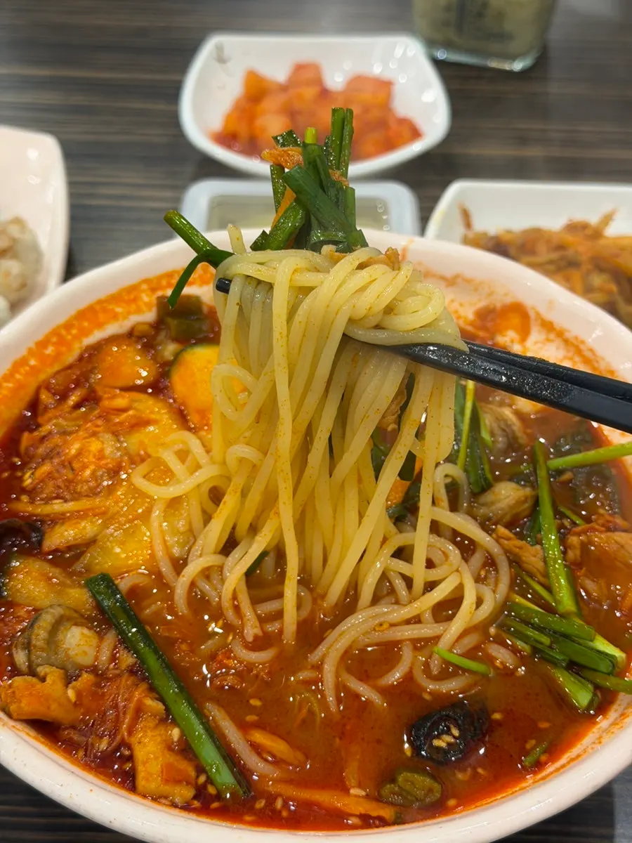 해물이 들어간 지옥짬뽕