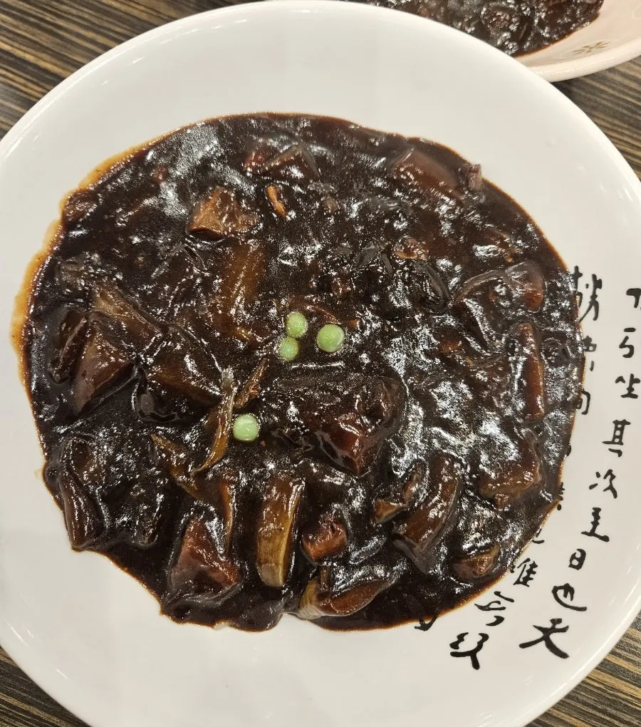감칠맛이 밴 짬뽕 면발